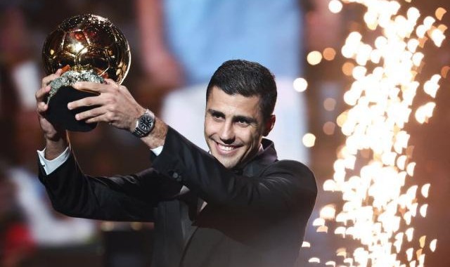 爱游戏官网入口-伟大的进化！4年前，罗德里还自评“灾难”