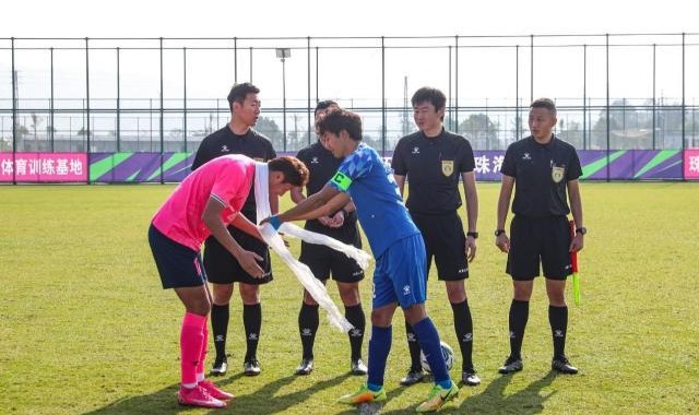 爱游戏官网入口-藏族球员组成的甘南九二联：足球让各民族抱在一起