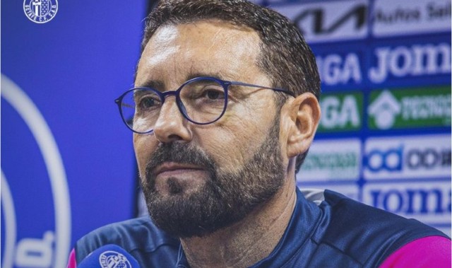 爱游戏官网下载-赫塔菲主帅：我们是唯一有六个空余名额的球队，但我们不会抱怨