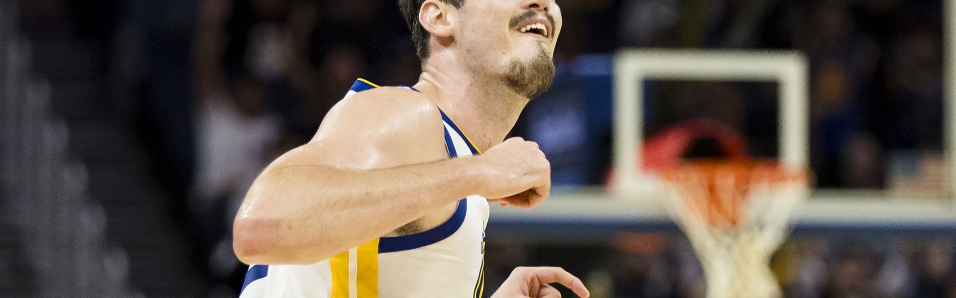 外线大炮！波斯特14中7三分球10中5 砍下19分4板&amp;正负值+25